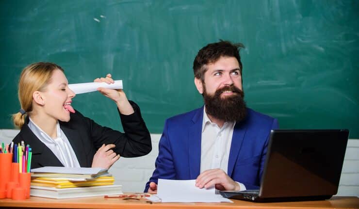 laughing woman - documents review - westmont blog - grundschuld löschen ohne notar